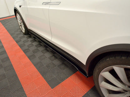 Side Skirts Diffusers V.2 Tesla Model X (2015-)