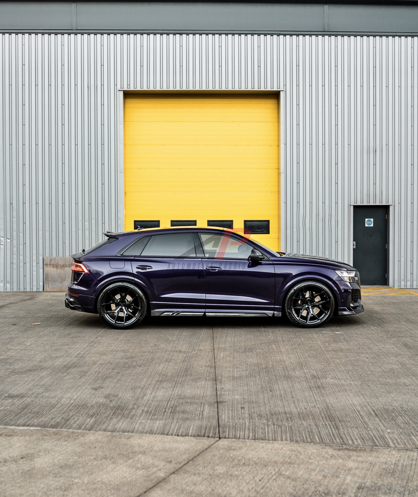 Audi RSQ8 Carbon Fibre Side Skirts