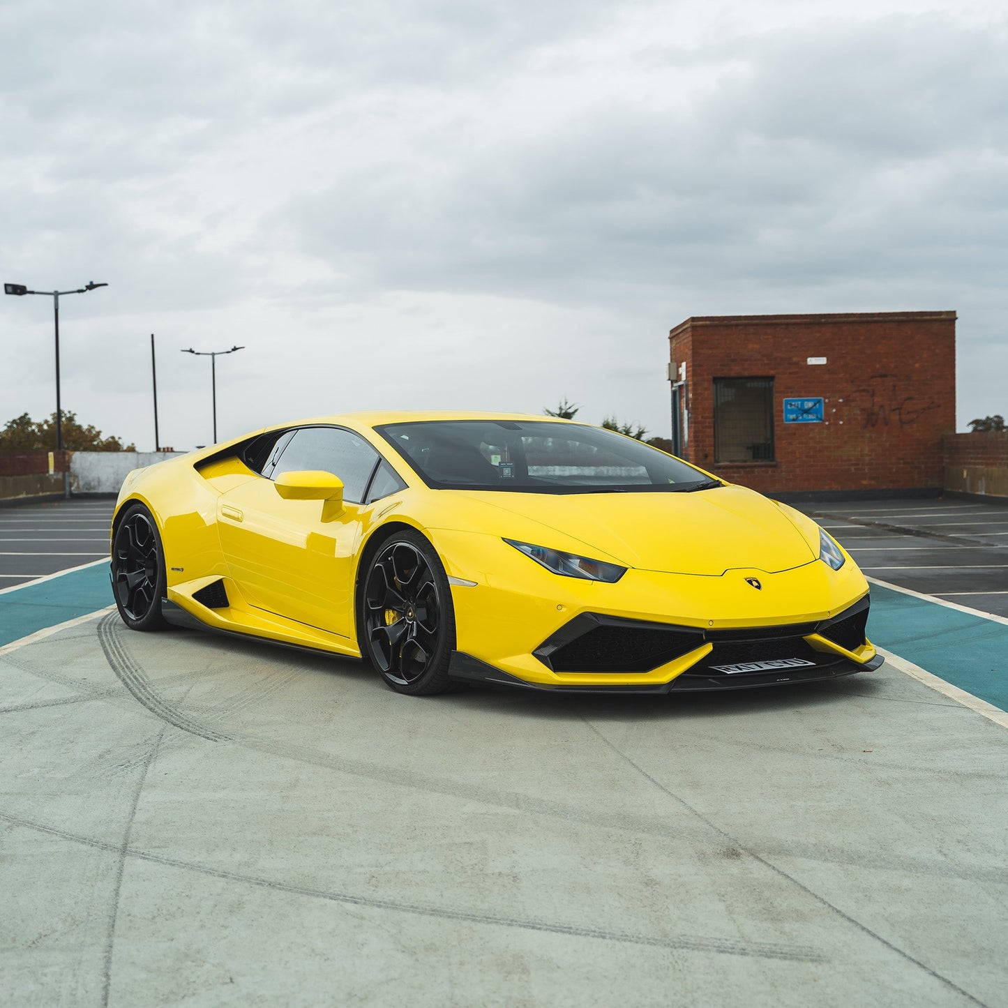 LAMBORGHINI HURACAN LP-610 CARBON FIBRE SIDE SKIRTS - CT DESIGN