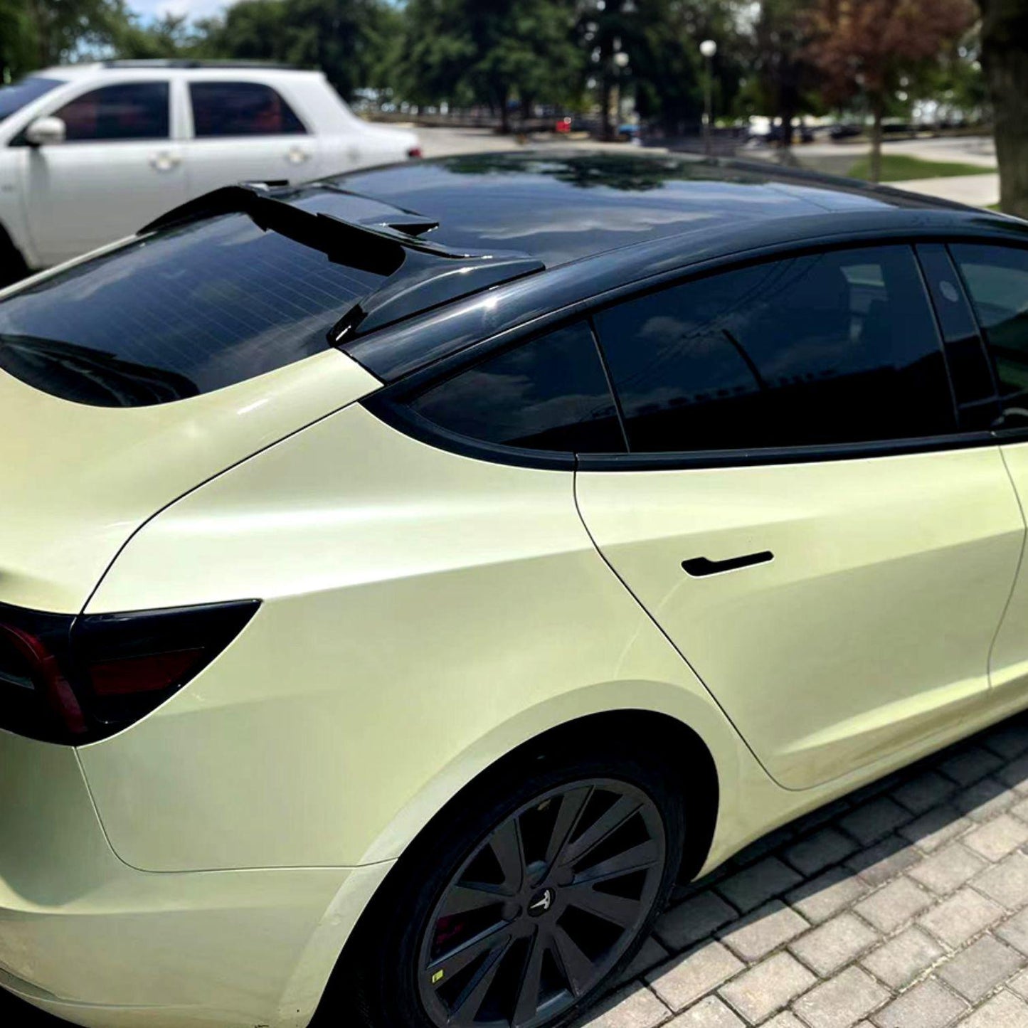 Tesla Model 3 DK Style Gloss Black Roof Spoiler 19-Present