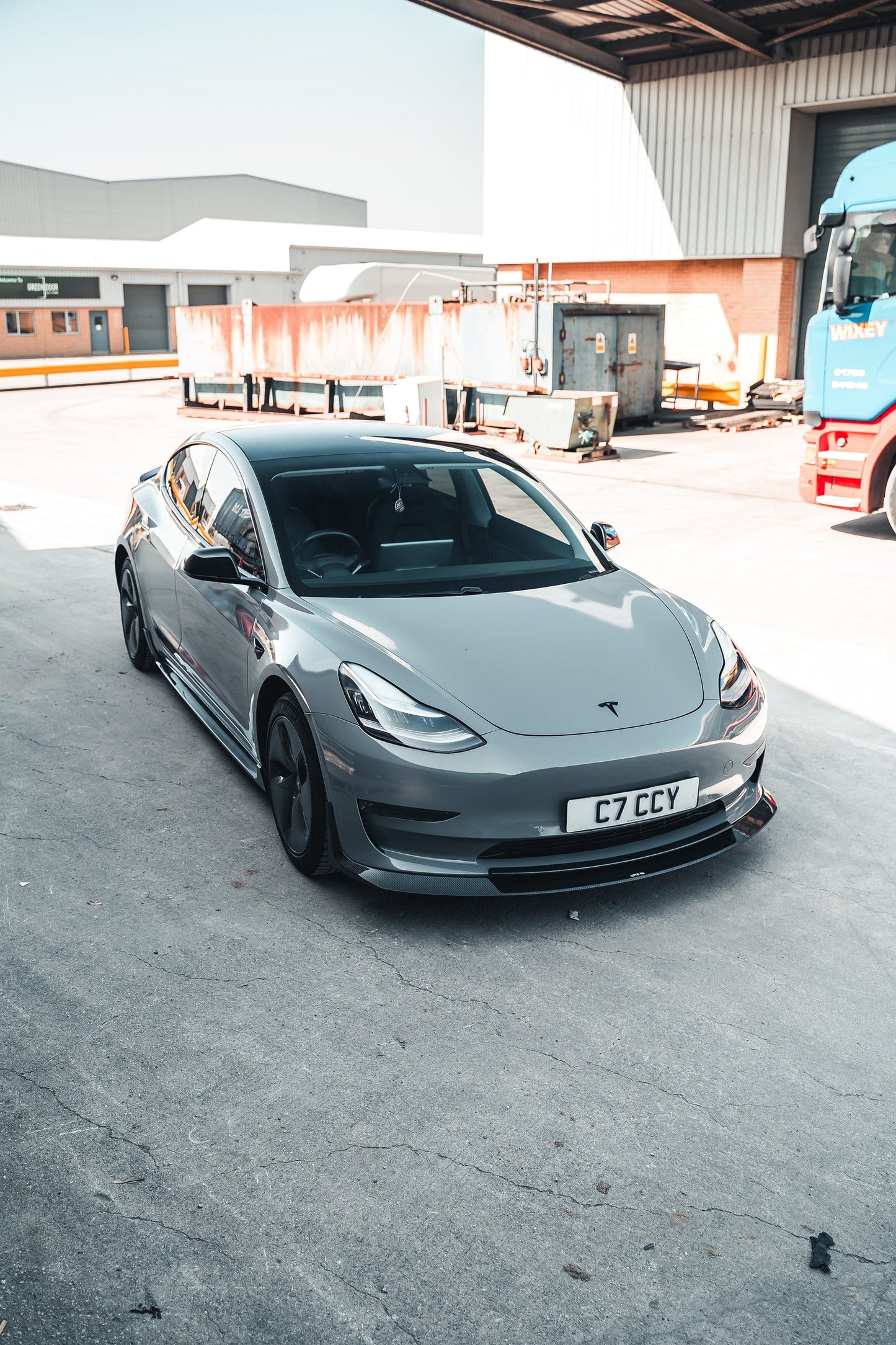 TESLA MODEL 3 CARBON FIBRE FRONT SPLITTER - R STYLE